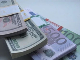 Tỷ giá ngoại tệ ngày 27/3: USD thế giới giảm, trong nước tăng