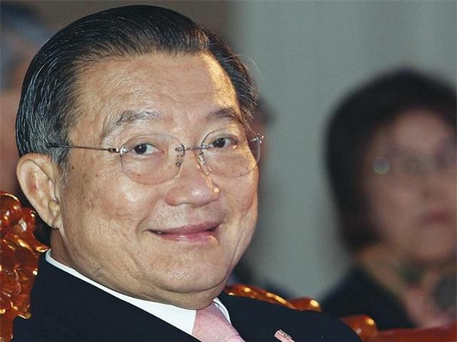 Tỷ phú Charoen Sirivadhanabhakdi: Từ bán hàng rong đến “bố già” M&A