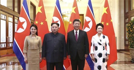 Clip: Chủ tịch Trung Quốc tiếp đón lãnh đạo Triều Tiên