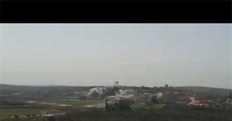 Clip: Không quân Nga cày nát căn cứ phiến quân ở Idlib - Syria