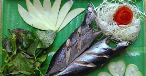 Về Trà Vinh nhớ nếm thử cá ồ cuốn bánh tráng