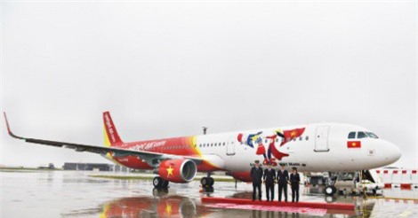 Vietjet nhận máy bay Airbus A321 mang biểu tượng 45 năm quan hệ Việt - Pháp