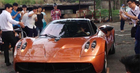 Chùm ảnh đại gia Minh Nhựa đưa "thần gió" Pagani Huayra 78 tỷ đi xét biển