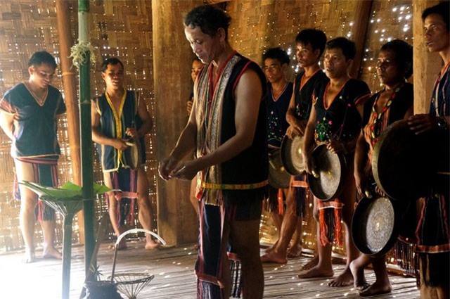 Độc đáo lễ tạ ơn cha mẹ của người Gia Rai