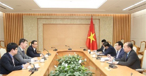 Giáo sư Mỹ: Việt Nam nên duy trì lãi suất huy động 0% với USD