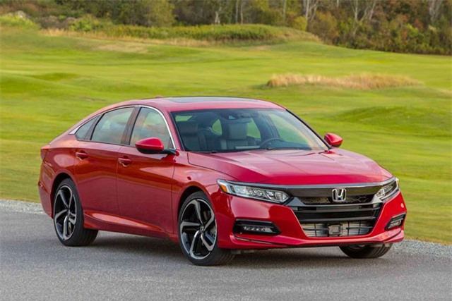 Top 10 xe sedan thể thao đáng “đồng tiền bát gạo” nhất năm 2018