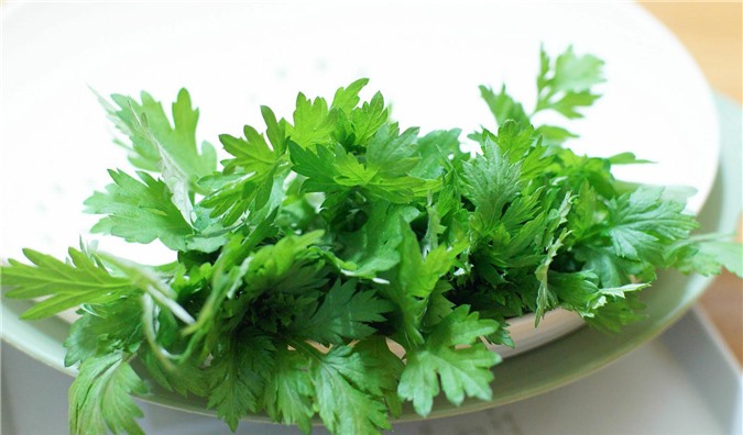 Vì sao bà bầu không nên ăn ngải cứu?