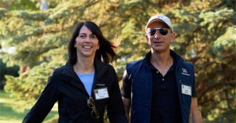 Cuộc sống bình dị bất ngờ của vợ chồng người giàu nhất thế giới