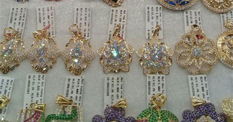 GIÁ VÀNG NGÀY 1/4: Tăng giảm đan xen