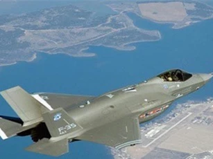 Mỹ phô diễn máy bay chiến đấu F-35 trên Thái Bình Dương