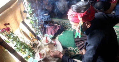 Người La Ha làm lễ hội tạ ơn thầy lang