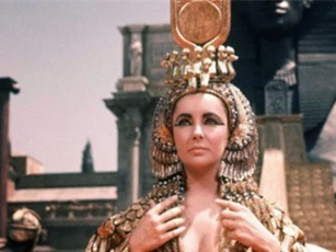 5 "vũ khí bí mật" mê hoặc đàn ông của Cleopatra