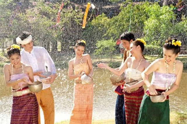 Đặc sắc lễ hội Bunpimay của người Lào ở Đắk Lắk