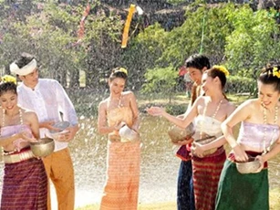 Đặc sắc lễ hội Bunpimay của người Lào ở Đắk Lắk