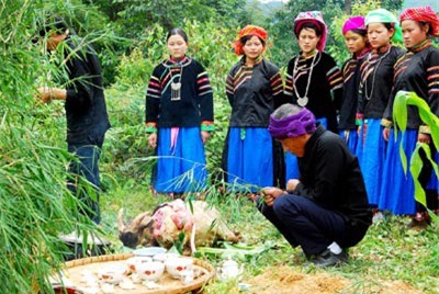 Lễ cúng thần rừng của người Pu Péo ở Hà Giang