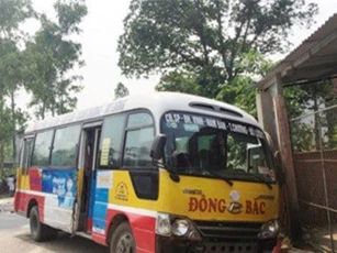 Xe buýt lấn làn khiến 2 người tử vong tại chỗ