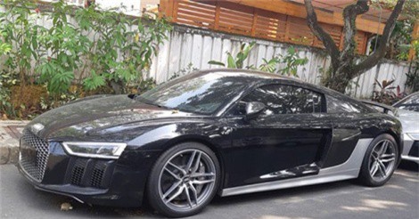 Đại gia Đặng Lê Nguyên Vũ gây sốc khi “tậu” cặp đôi siêu xe Audi R8 mới