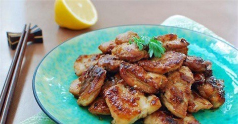 Cách làm gà áp chảo thơm ngon, lạ miệng cho ngày cuối tuần