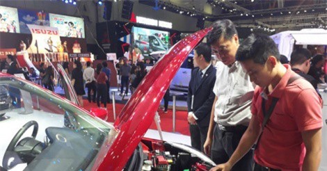 Nhập 4.217 ôtô, giá chưa giảm sâu, có xe còn tăng