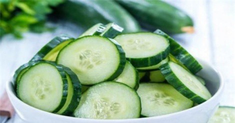 Vì sao bạn nên ăn dưa chuột mỗi ngày?