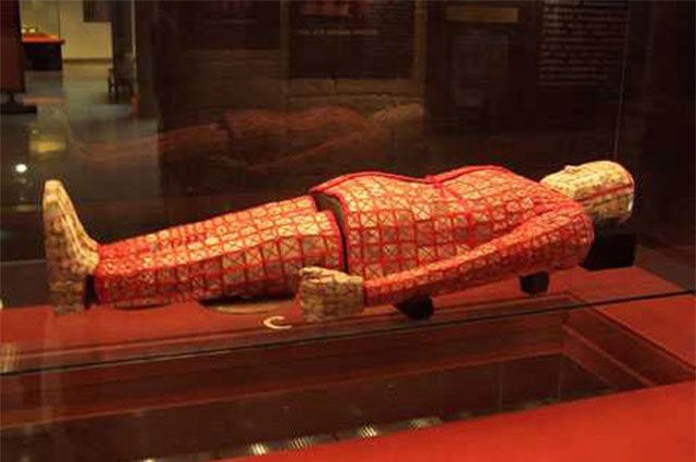 Bí ẩn kho vàng, ngọc trong lăng mộ vua Nam Việt