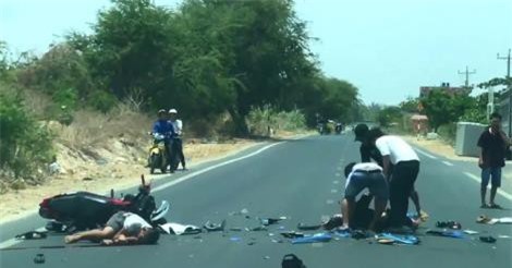 Không có chuyện 2 người chết do chơi trò 'lái xe lao vào nhau'