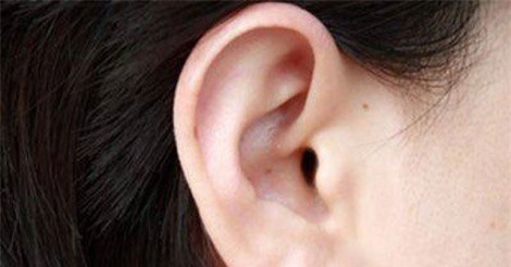 Thiếu nợ cô gái trẻ bị cắt lỗ tai để trừ nợ