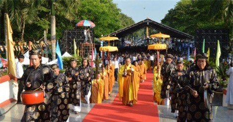 Hơn 7.000 người vui Tết Thanh minh tại Hoa viên nghĩa trang Bình Dương