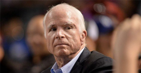 Thượng nghị sĩ John McCain kêu gọi ông Trump tấn công Syria