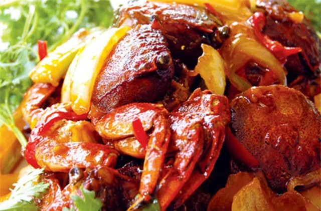 Về Trà Vinh nhớ nếm thử loi choi sả ớt và chù ụ rang me 