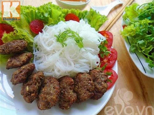 Công thức làm bún chả bò nướng sả thơm ngon, lạ miệng cho bữa sáng