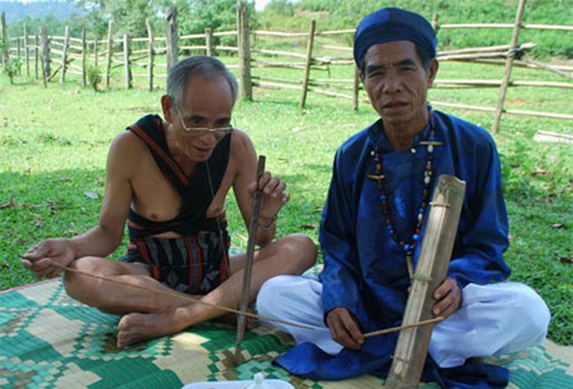 Đàn Gơrưna - nhạc cụ độc đáo của người Cơ Tu