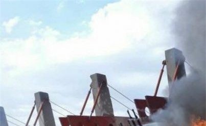 Phiến quân đốt xe tăng và vũ khí trước khi rút khỏi Đông Ghouta 