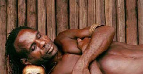 Tìm hiểu cuộc sống của bộ lạc săn đầu người và ăn thịt người ở Indonesia