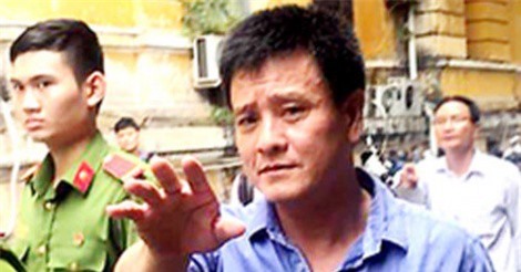 Cán bộ hải quan TP.HCM lĩnh 12 năm tù vì nhận hối lộ