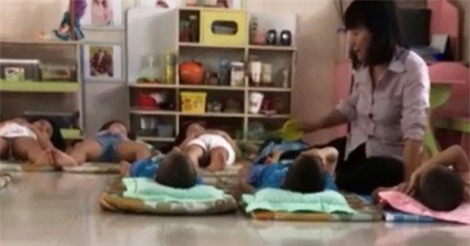 Đình chỉ dạy với cô giáo đánh trẻ tại Trường mầm non ở TP.HCM