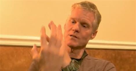 Phi công Mỹ kể về cuộc đụng độ UFO trên sa mạc