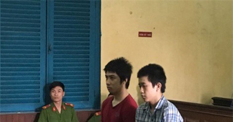 Dụ bạn gái đưa vào nhà nghỉ rồi cùng bạn cưỡng bức