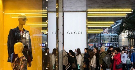 Các “đại gia hàng hiệu” thừa gần 22 tỷ USD