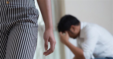 Hơn 55% cặp đôi cãi nhau chỉ vì dùng điện thoại quá nhiều