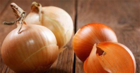 Lợi ích không ngờ từ vỏ hành tây