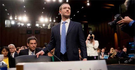 Khoảnh khắc khó xử tại phiên điều trần của Mark Zuckerberg