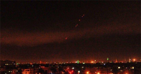 Liên quân Mỹ ngừng tấn công Syria sau hơn 1 giờ nã tên lửa