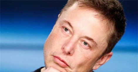 Ông chủ Tesla ngủ trên sàn nhà máy