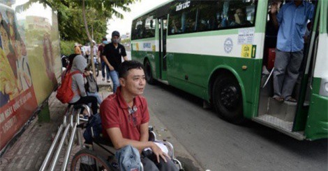 Đề xuất phạt 1-3 triệu đồng nếu không giúp người khuyết tật