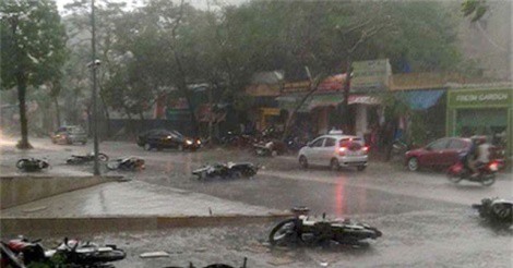 DỰ BÁO THỜI TIẾT (15/4): Bắc Bộ đề phòng nhiều dạng thời tiết nguy hiểm, Hà Nội mưa nhiều