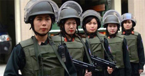 Tiểu đội nữ Cảnh sát đặc nhiệm ở Hà Nội: Gian nan nhưng đầy niềm vui