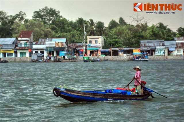 Ngắm nét đẹp tiềm ẩn của Phụ nữ Việt Nam trên sông nước