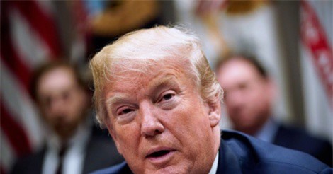 Ông Trump bất ngờ ra lệnh hoãn trừng phạt Nga