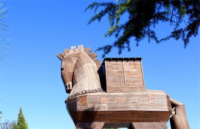 Bí mật bên trong ngựa gỗ khổng lồ ở thành Troia